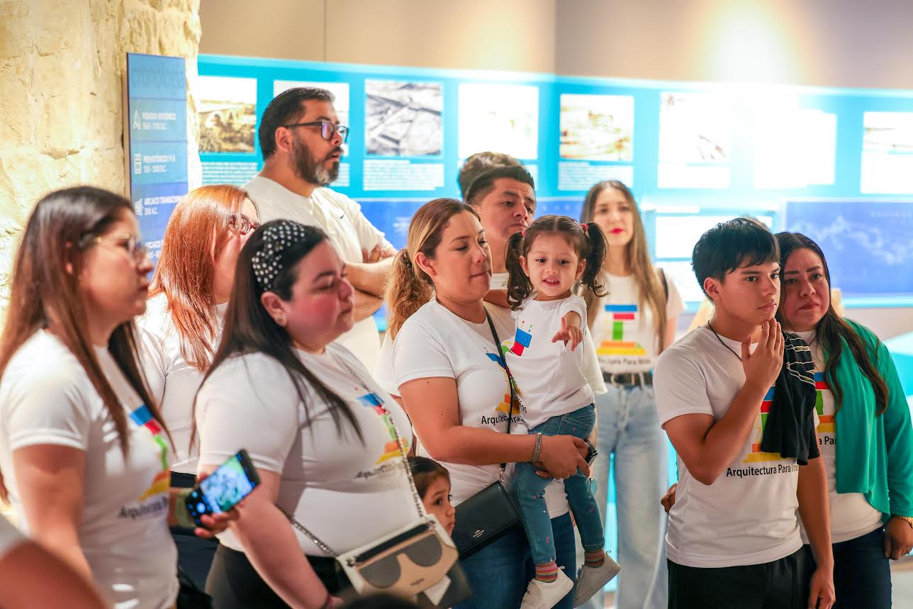 Visitaron integrantes del Colegio de Arquitectos, en familia, el Museo del Ferrocarril, MUFHAM, de Reynosa 