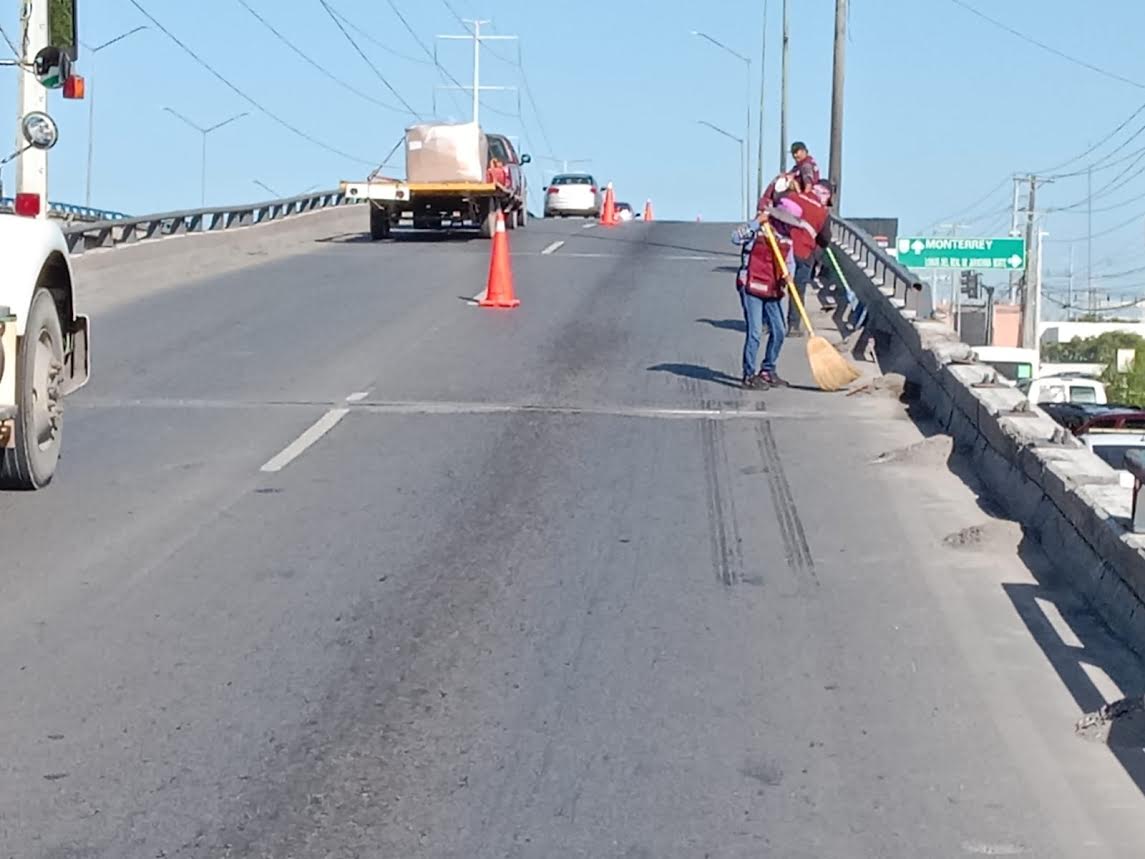 Limpieza de puentes vehiculares mejora seguridad de infraestructura vial en Reynosa
