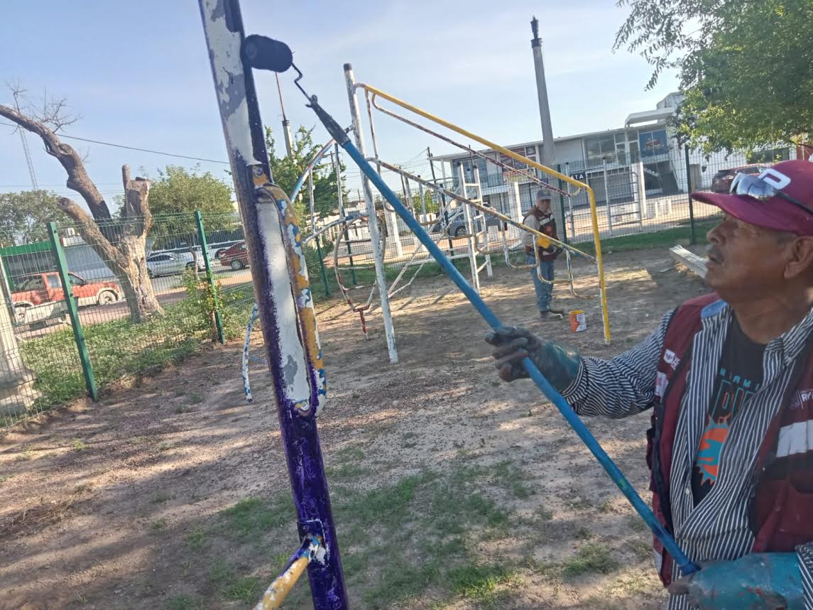 Promueve Gobierno de Reynosa convivencia vecinal con mantenimiento de plazas públicas