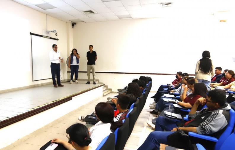 Participan estudiantes de la UTTN en Foro sobre Medio Ambiente