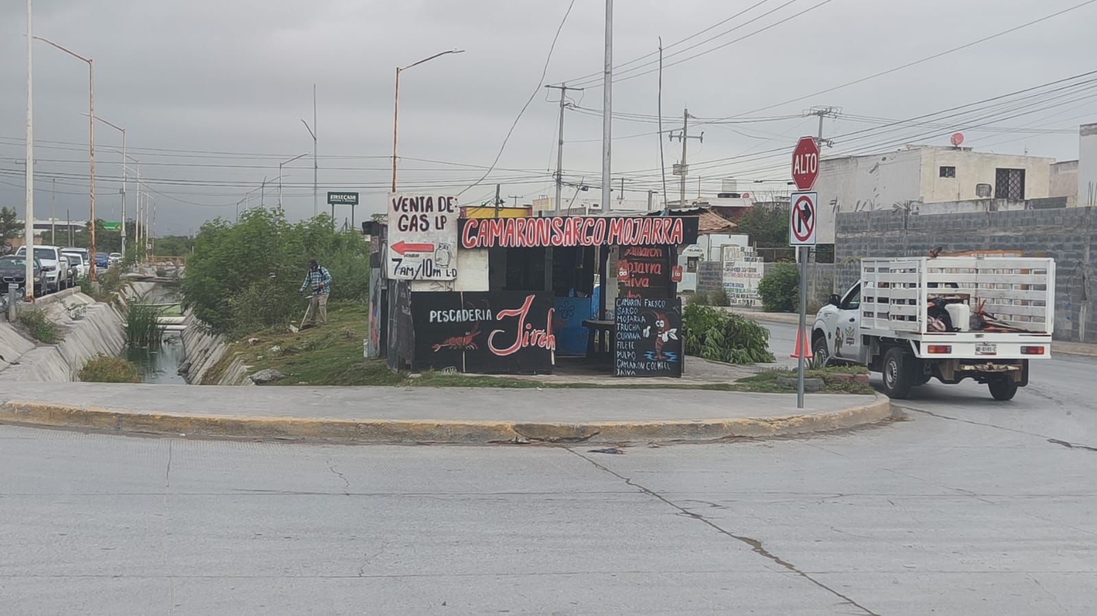 Desarrollan cuadrillas municipales limpieza y saneamiento en Reynosa