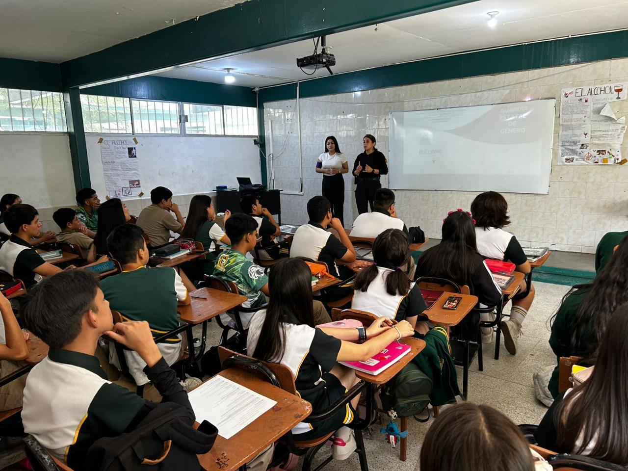 Previenen acoso escolar y cibernético en estudiantes de secundaria