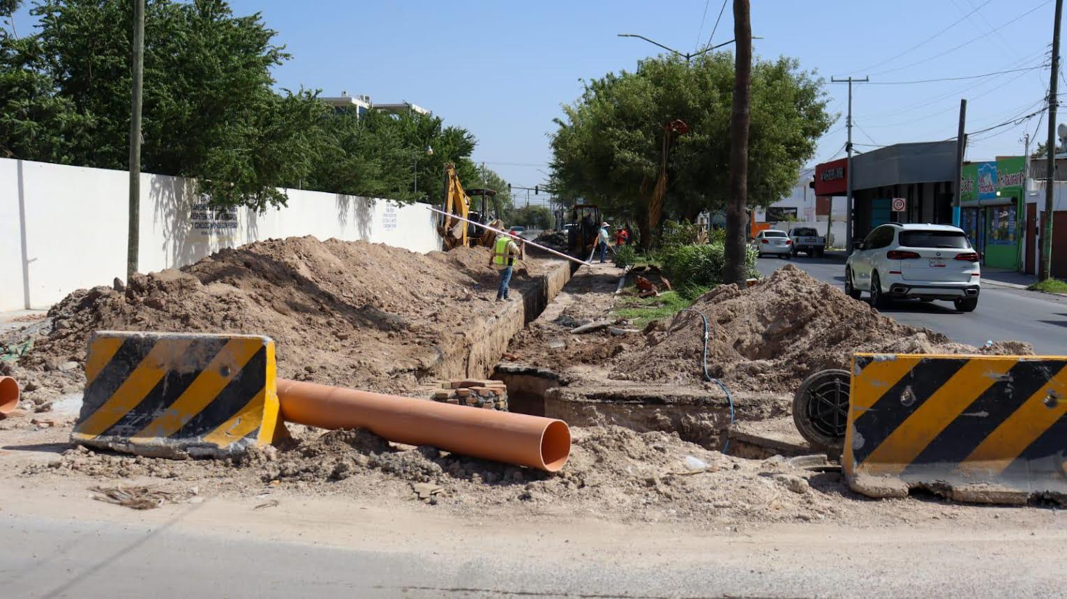 Continúa COMAPA de Reynosa trabajo de rehabilitación de red sanitaria en colonia Aztlán