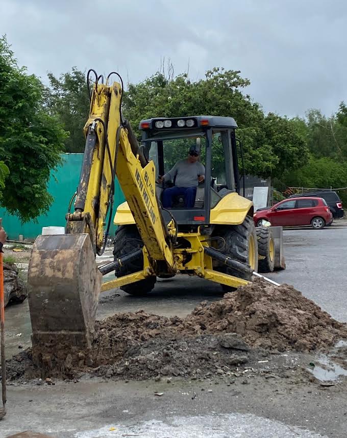 Continúa COMAPA con reparación de fugas de agua potable en diferentes sectores de Reynosa